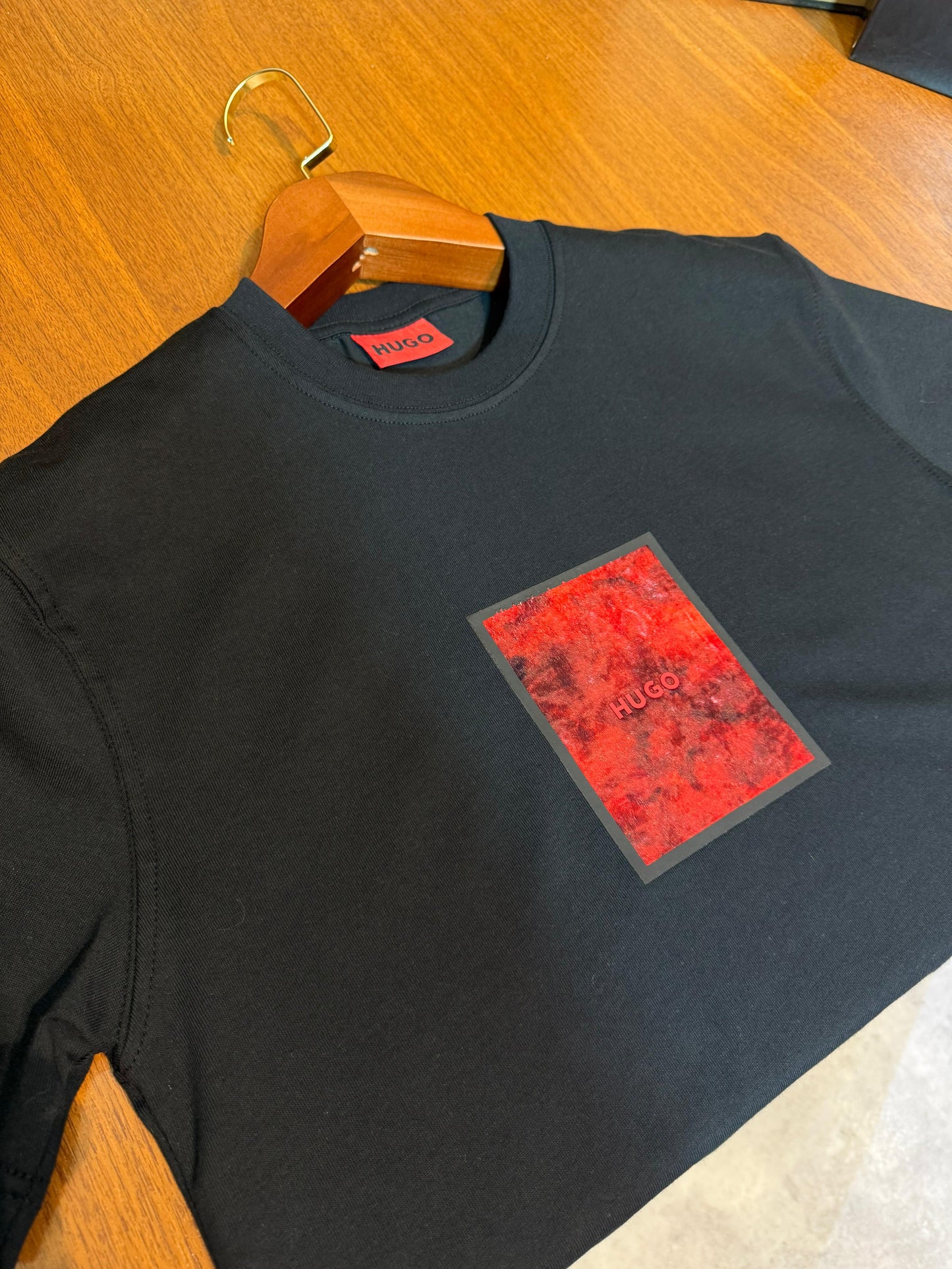 Hugo boss siyah tişört
